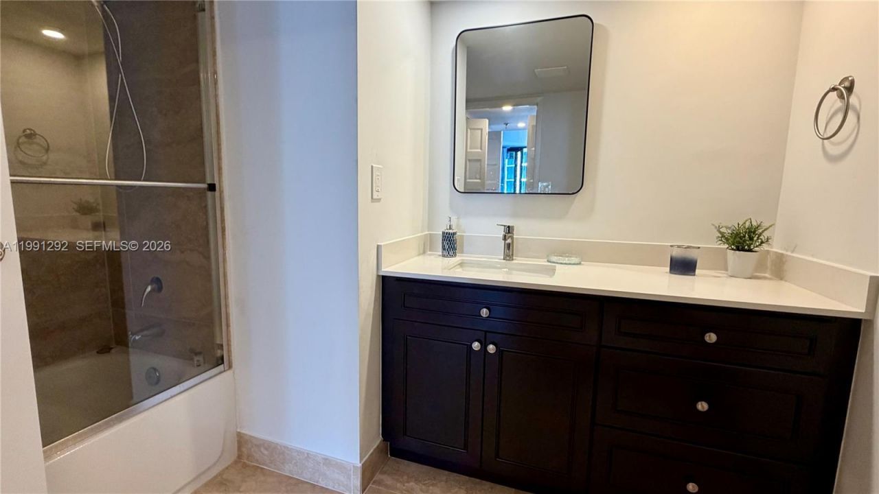 555 NE 15th St , Unit 29F, Miami, FL 33132 Photo