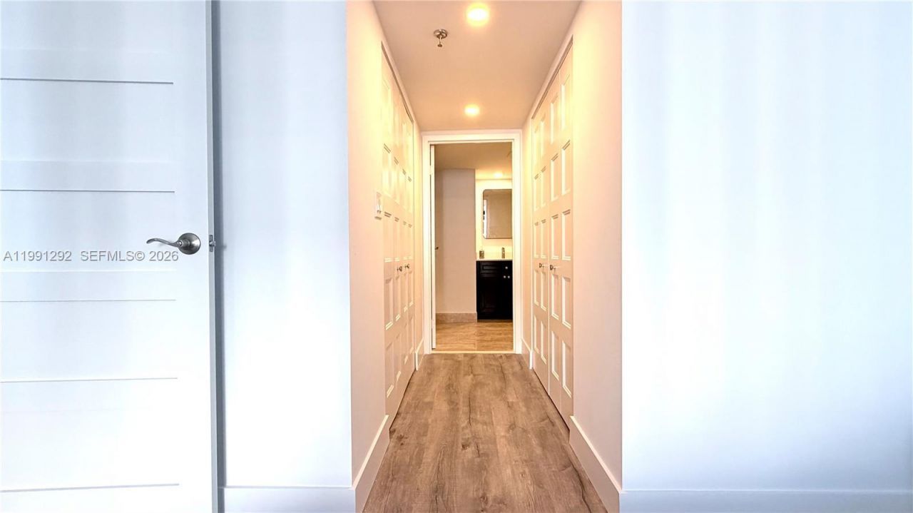 555 NE 15th St , Unit 29F, Miami, FL 33132 Photo