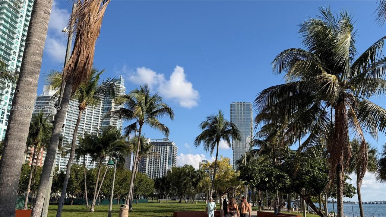 555 NE 15th St , Unit 29F, Miami, FL 33132 Photo