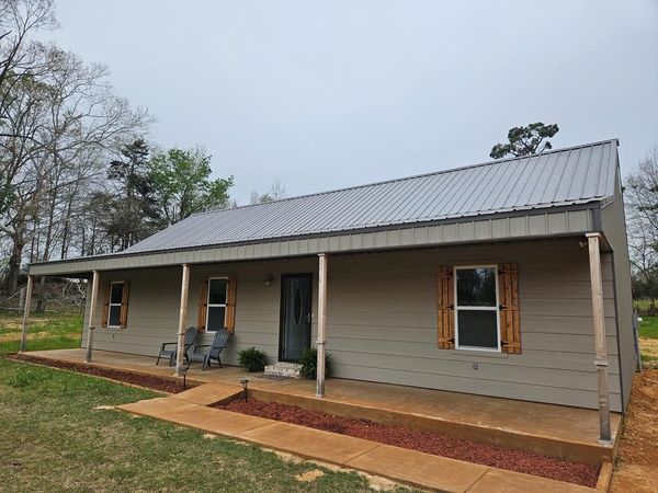 911 Crouch, Batesville, MS 38606