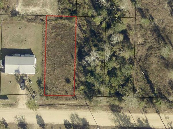 11813 Laurel Street, Fountain, FL 32438