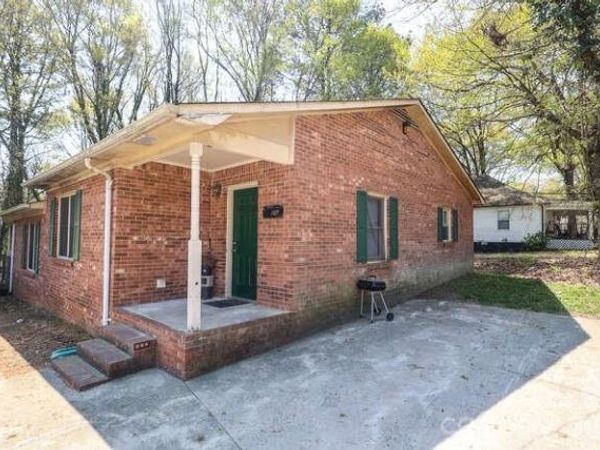 1401 W Mauney Avenue, Gastonia, NC 28052