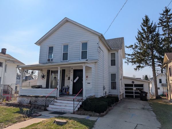 709 W Lincoln Boulevard , Freeport, IL 61032