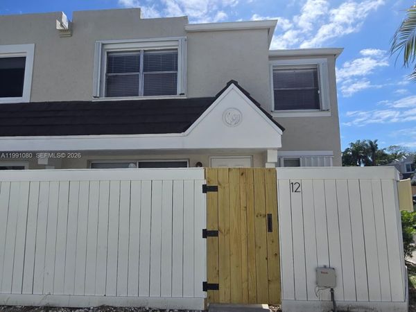 6825 SW 45th Ln, Unit 12, Miami, FL 33155