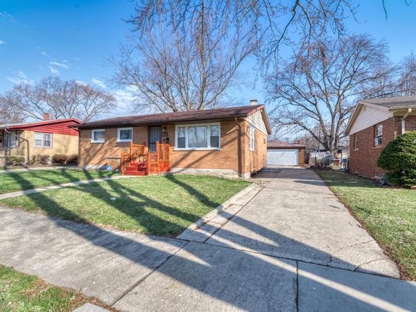 353 W Hickory Street , Chicago Heights, IL 60411