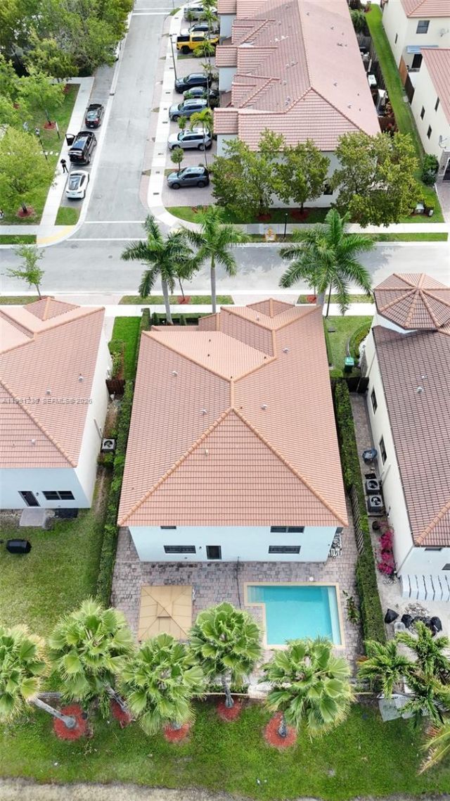 8800 NW 98th Ct, Doral, FL 33178 Photo