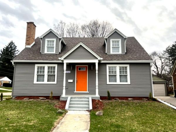 302 Hubbard Avenue , Elgin, IL 60123