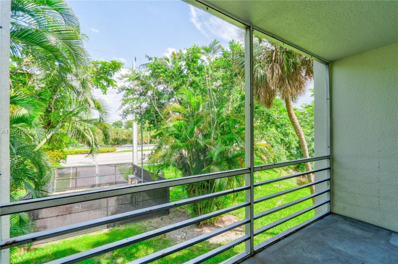 4205 N University Dr, Unit 205, Sunrise, FL 33351 Photo
