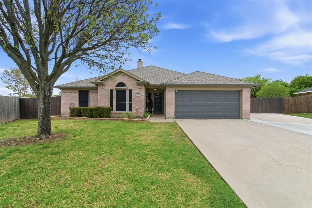 1051 Thistle Meade Circle, Burleson, TX 76028 Main Photo