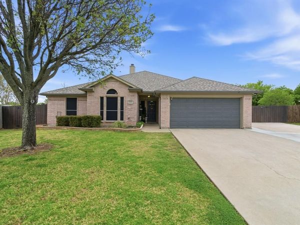1051 Thistle Meade Circle, Burleson, TX 76028