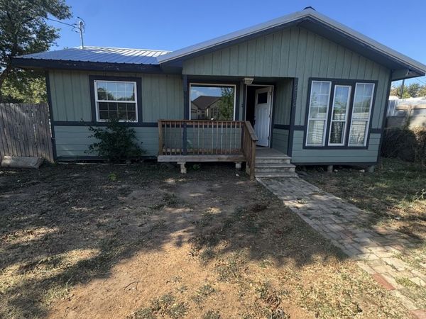 818 W Brazos, Pearsall, TX 78061