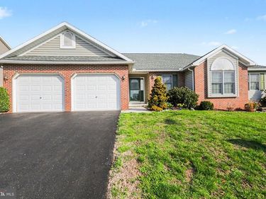 33 BLUE SPRUCE DRIVE, ENOLA, PA 17025