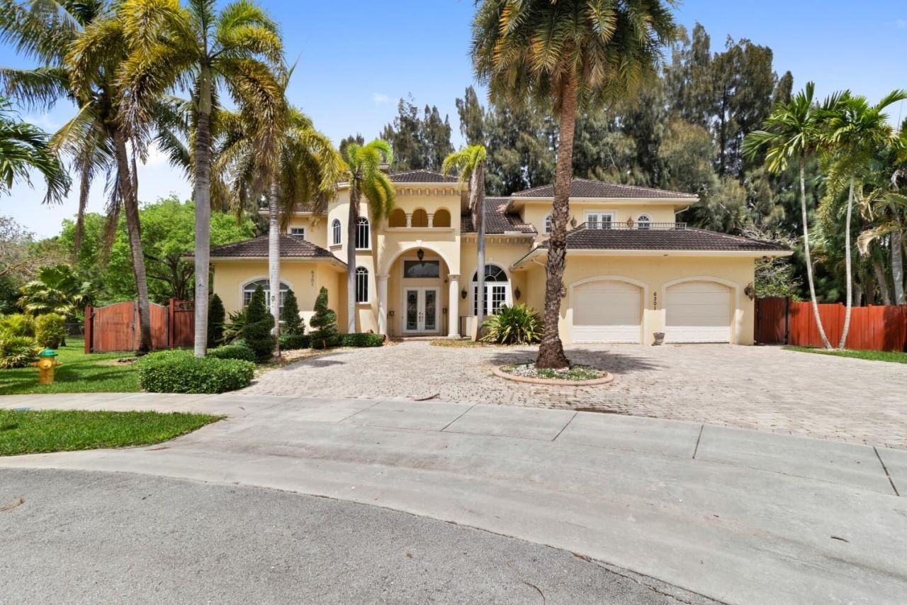 6301 SW 58th Court, Davie, FL 33314 Photo