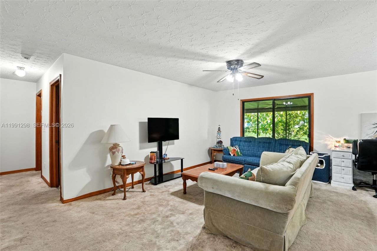 5006 Pike Ln, La Belle, FL 33935 Photo