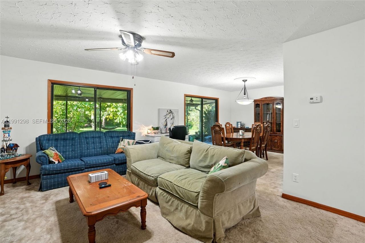 5006 Pike Ln, La Belle, FL 33935 Photo