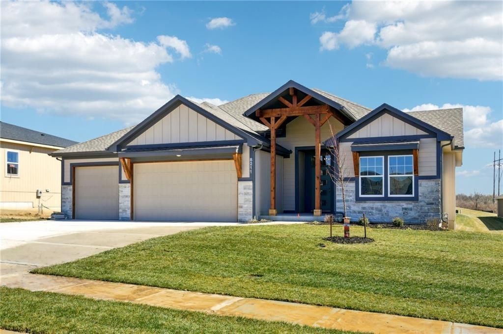 8308 NW 90th Street, Kansas City, MO 64153 Main Photo
