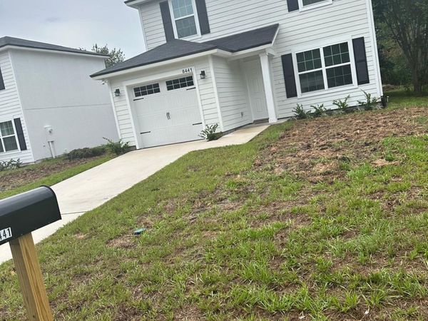 8441 MC GLOTHLIN Street, Jacksonville, FL 32210