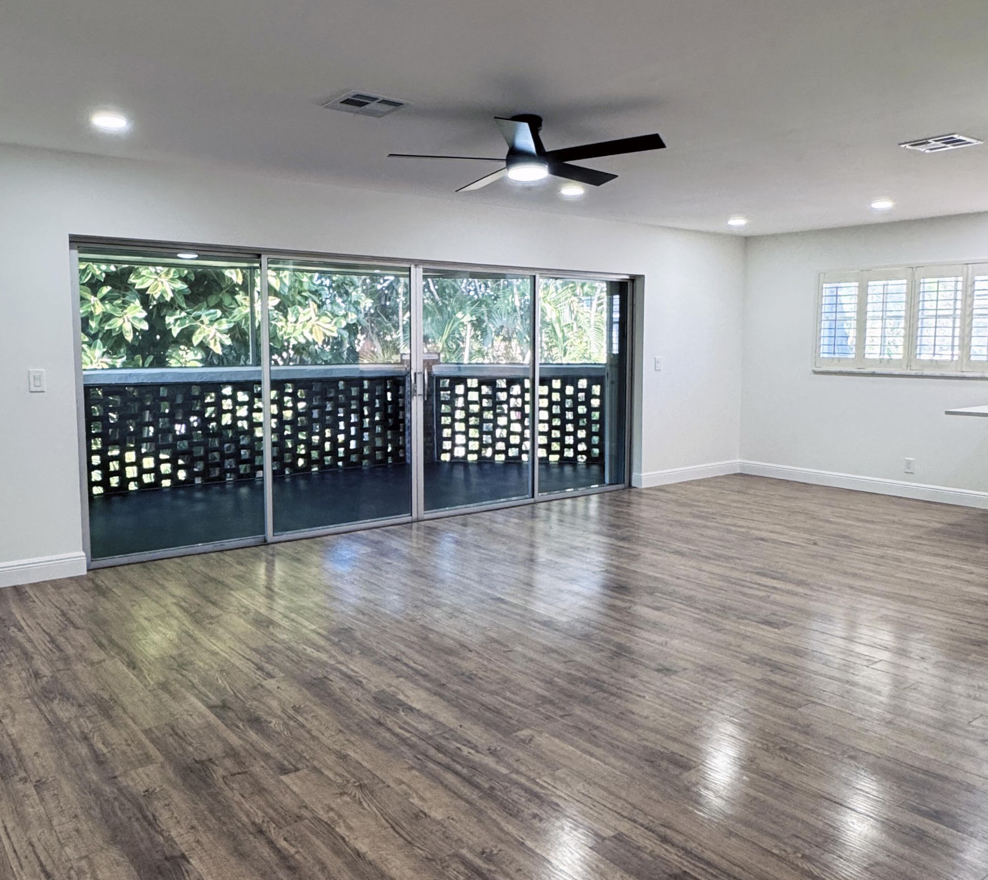 419 Pine Tree Court, Unit 19, Atlantis, FL 33462 Photo