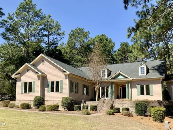 30 Steeplechase Court, Southern Pines, NC 28387