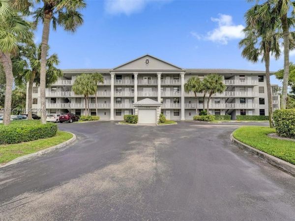 1502 Whitehall Dr, Unit 205, Davie, FL 33324