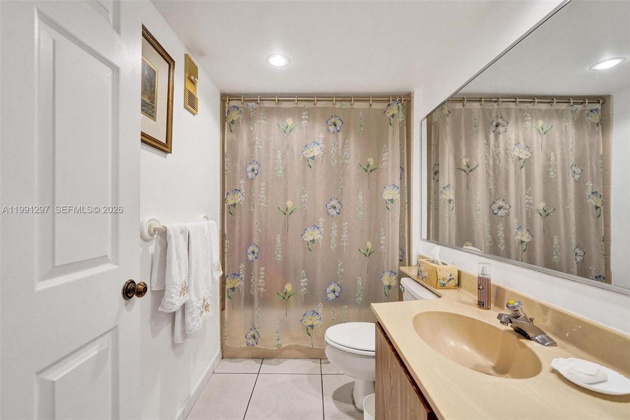 1502 Whitehall Dr, Unit 205, Davie, FL 33324 Photo