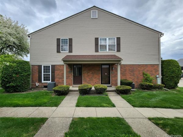 15913 N Franklin Drive N, Clinton Twp, MI 48038