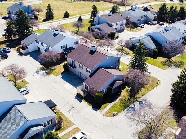 15913 N Franklin Drive, Clinton Twp, MI 48038