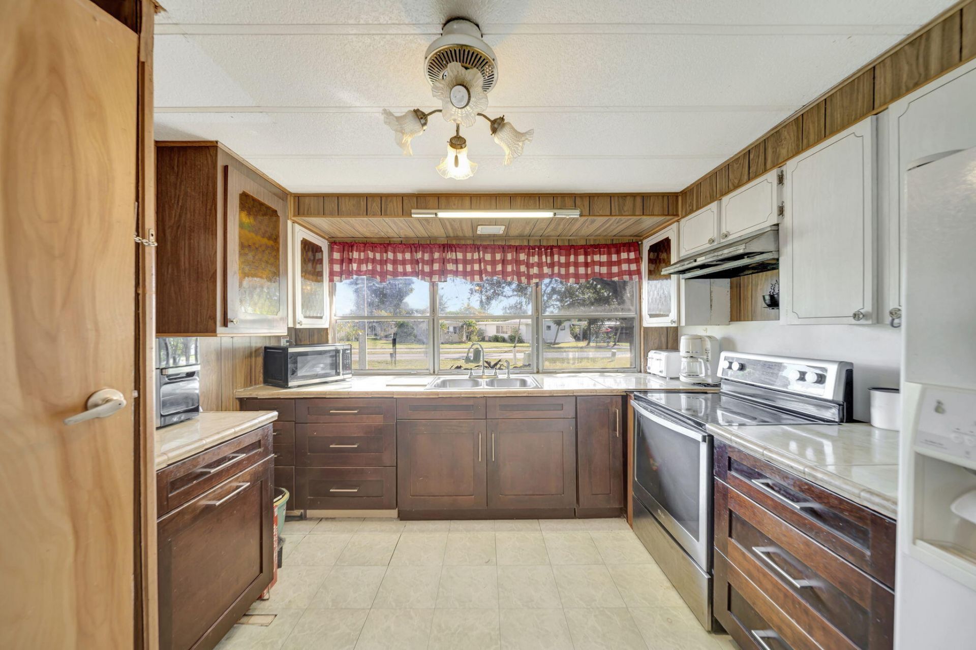 5208 SW 34th Street, Davie, FL 33314 Photo