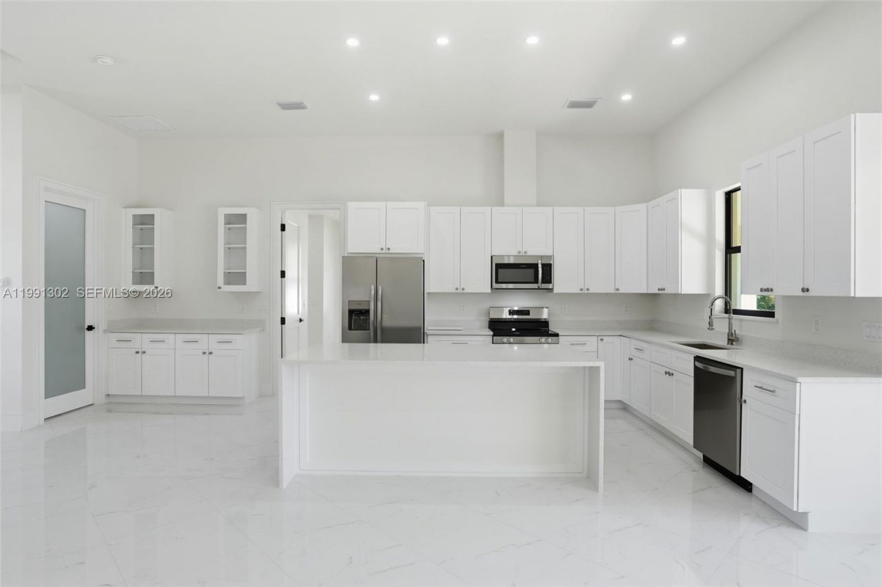 2039 Detroit Dr, La Belle, FL 33935 Photo