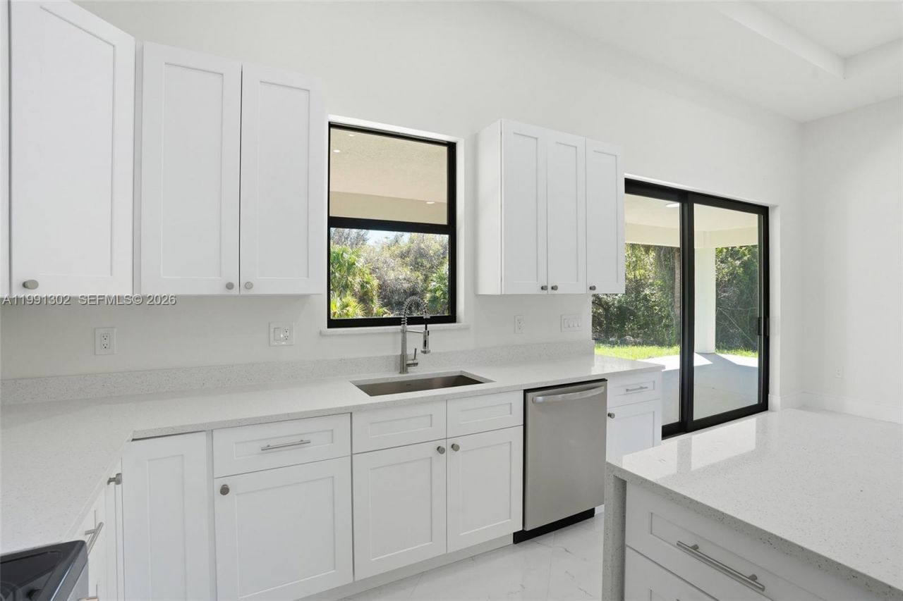 2039 Detroit Dr, La Belle, FL 33935 Photo