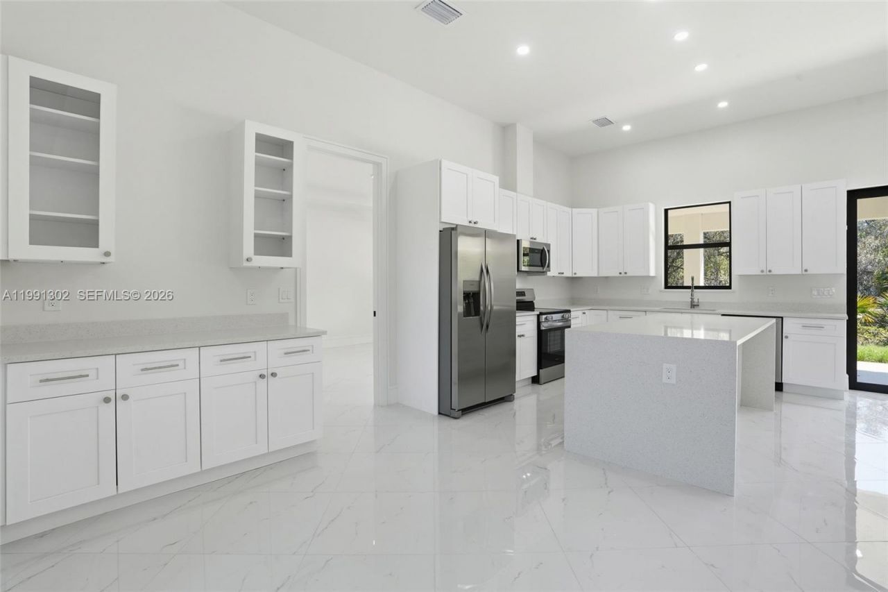 2039 Detroit Dr, La Belle, FL 33935 Photo