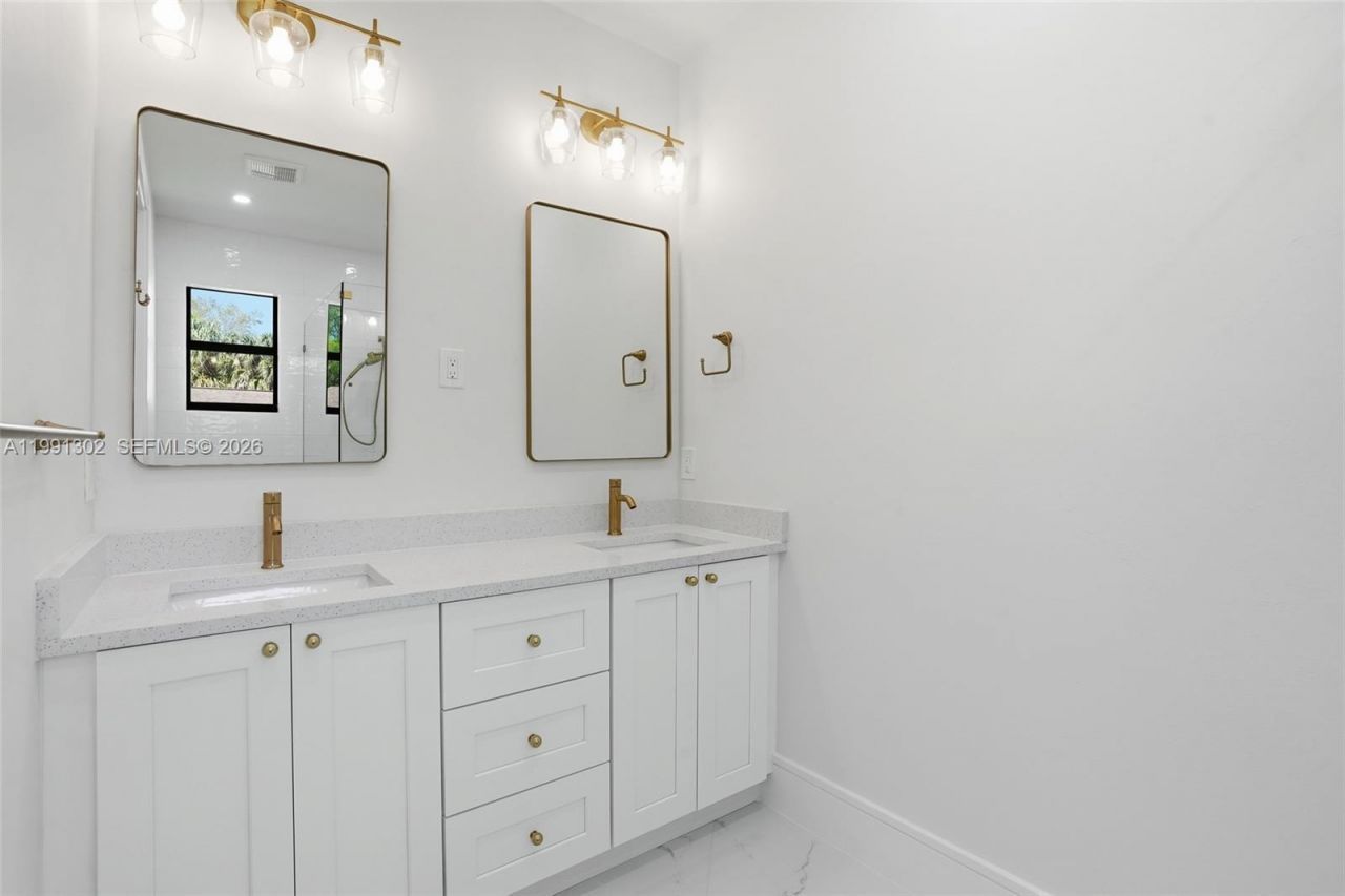 2039 Detroit Dr, La Belle, FL 33935 Photo