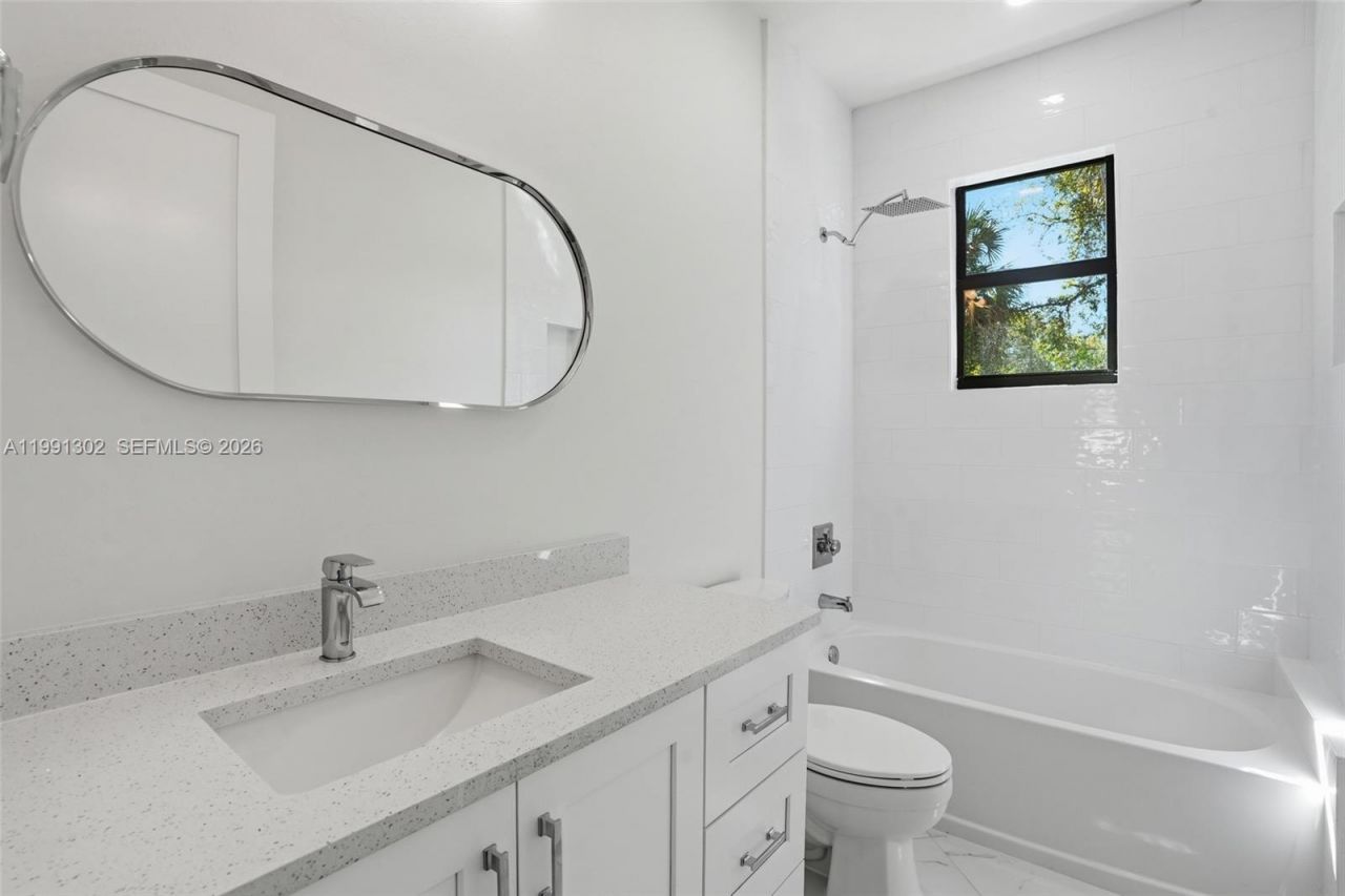 2039 Detroit Dr, La Belle, FL 33935 Photo