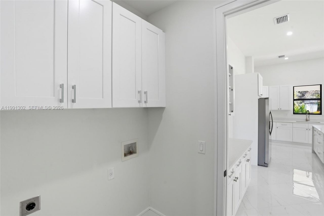 2039 Detroit Dr, La Belle, FL 33935 Photo