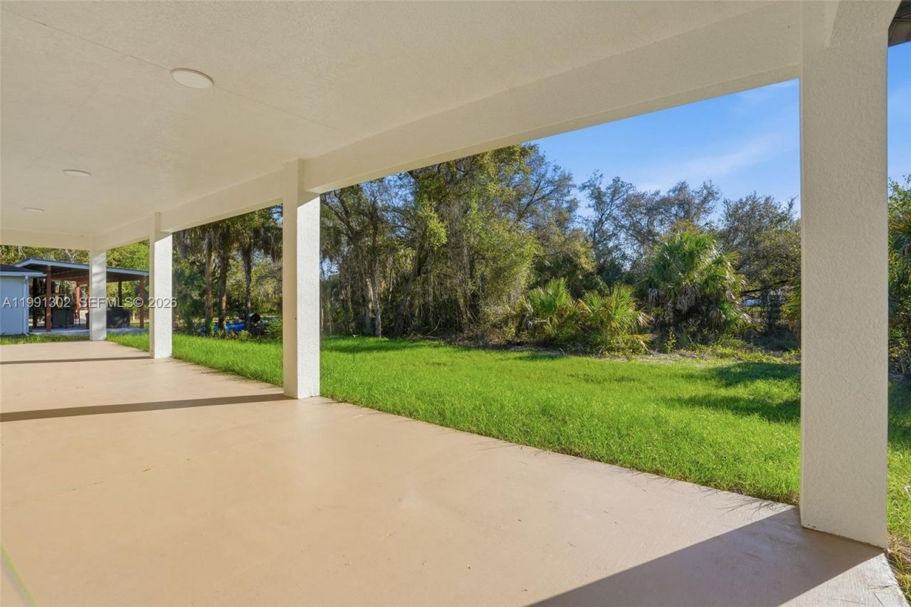 2039 Detroit Dr, La Belle, FL 33935 Photo