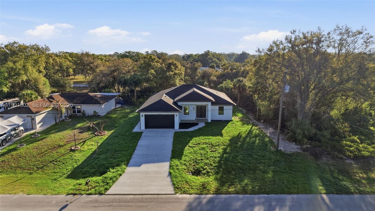 2039 Detroit Dr, La Belle, FL 33935 Photo