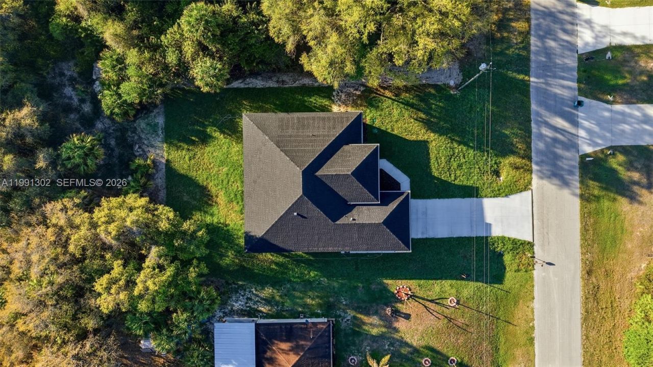 2039 Detroit Dr, La Belle, FL 33935 Photo