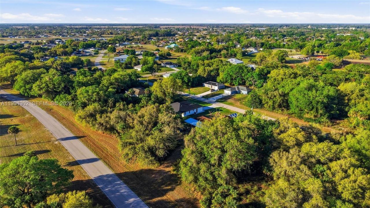 2039 Detroit Dr, La Belle, FL 33935 Photo