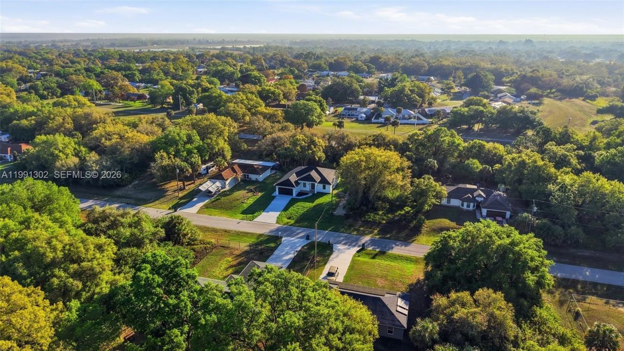 2039 Detroit Dr, La Belle, FL 33935 Photo