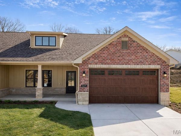 127 Stone Ledge Drive, St Clair, MO 63077