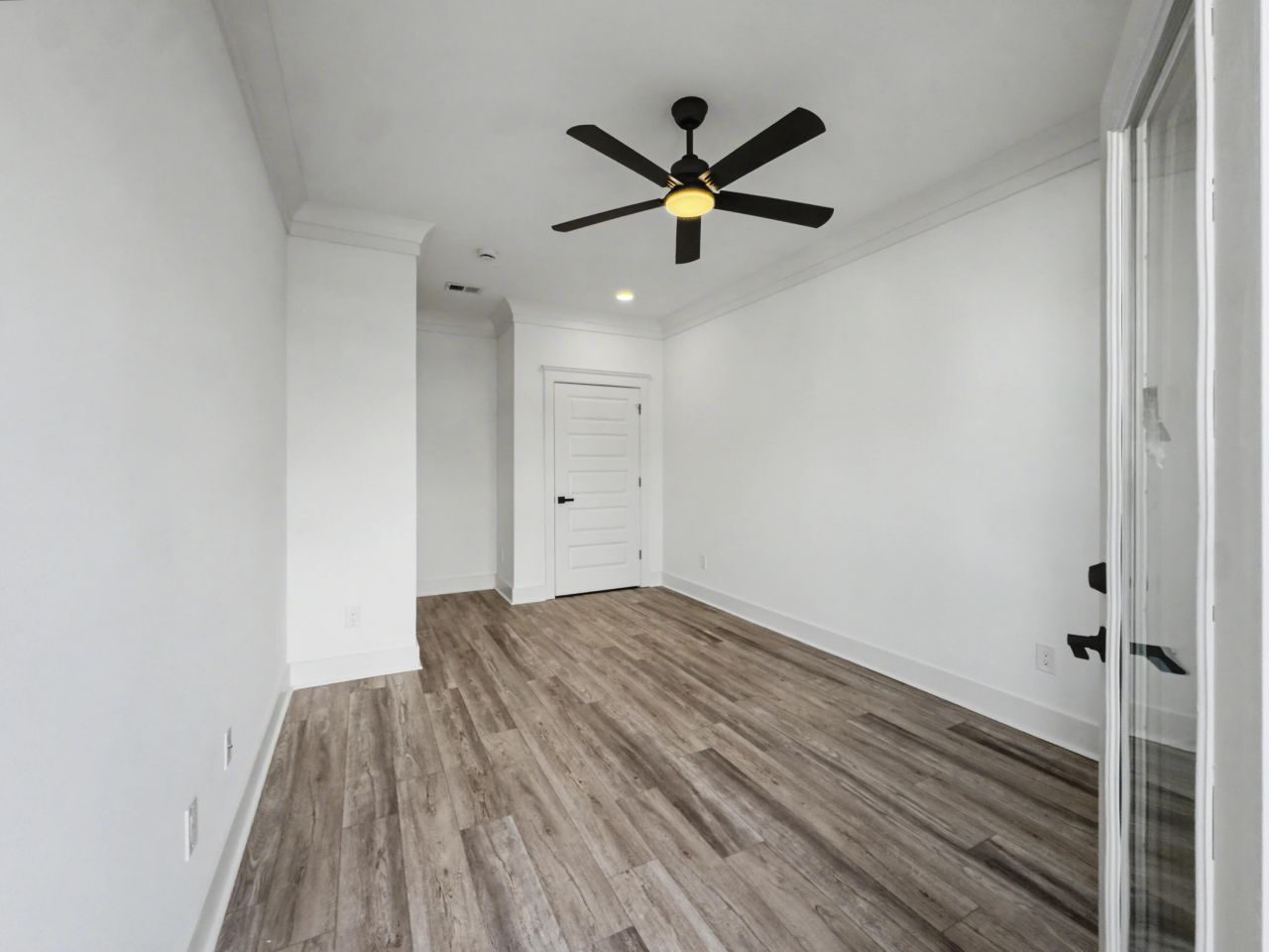 2030 Echo Avenue Photo 24