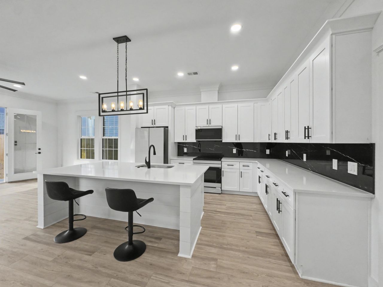 2030 Echo Avenue Photo 5