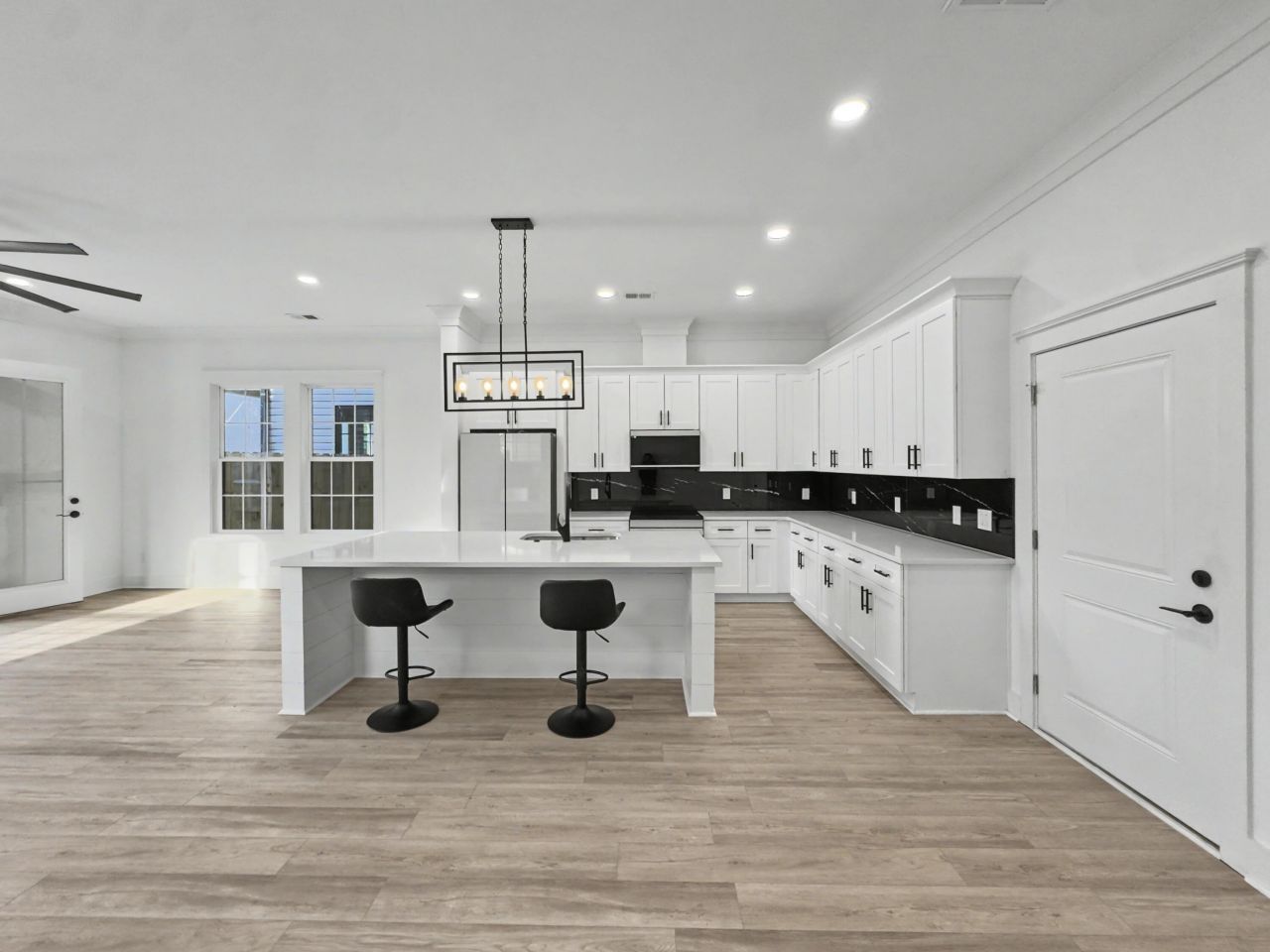 2030 Echo Avenue Photo 8