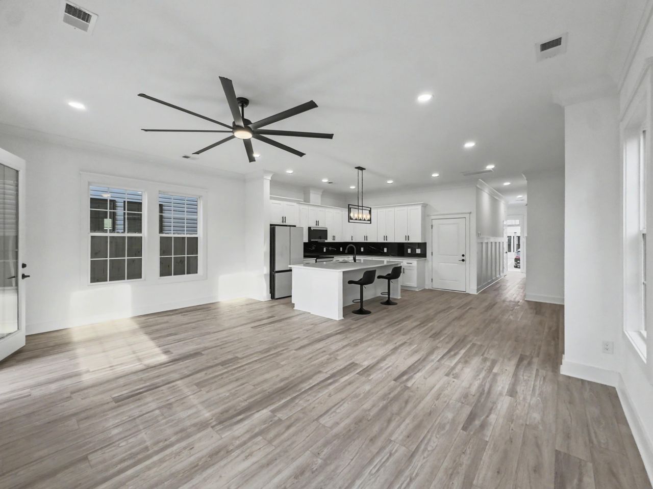 2030 Echo Avenue Photo 9