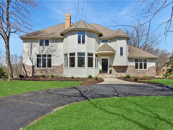 17010 Palos Verdes Drive, Stilwell, KS 66085