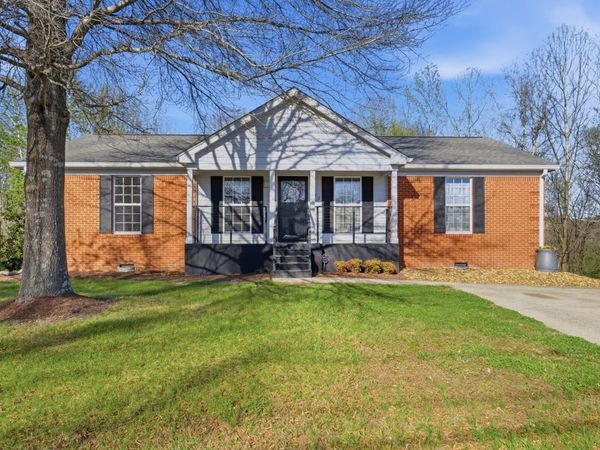 412 Eisenhower Dr , Ashland City, TN 37015