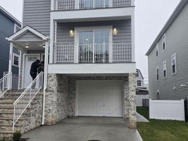 135 N 15TH ST, EAST ORANGE, NJ 07017