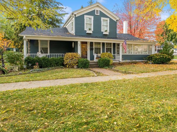 332 Maxwell St, Lake Geneva, WI 53147