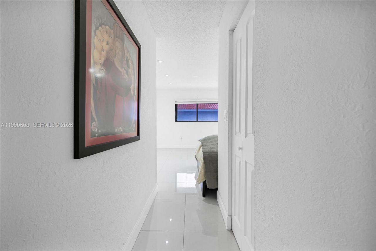 240 W 68th St, Unit 213, Hialeah, FL 33014 Photo