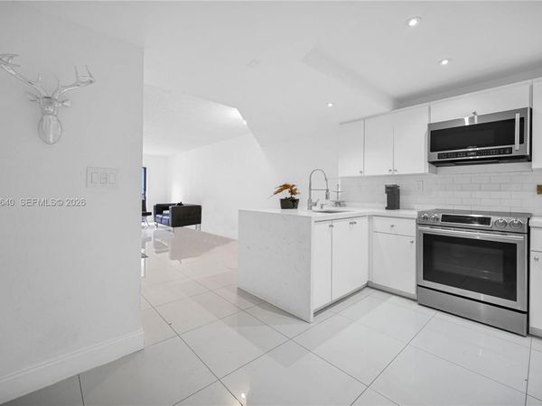 Unit 213, Hialeah, FL 33014